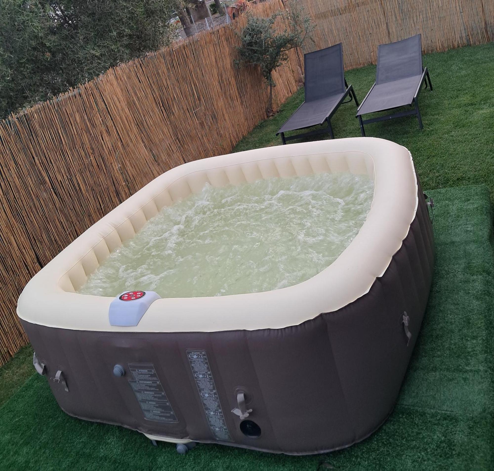 Апартаменти Pasiga - Private Jacuzzi - Telti Екстер'єр фото